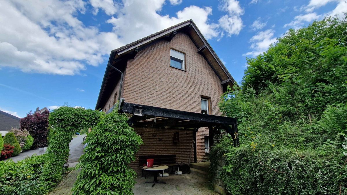 Immobilienangebot - Höxter / Bödexen - Alle - Teilvermietetes Wohnhaus für begabte Heimwerker