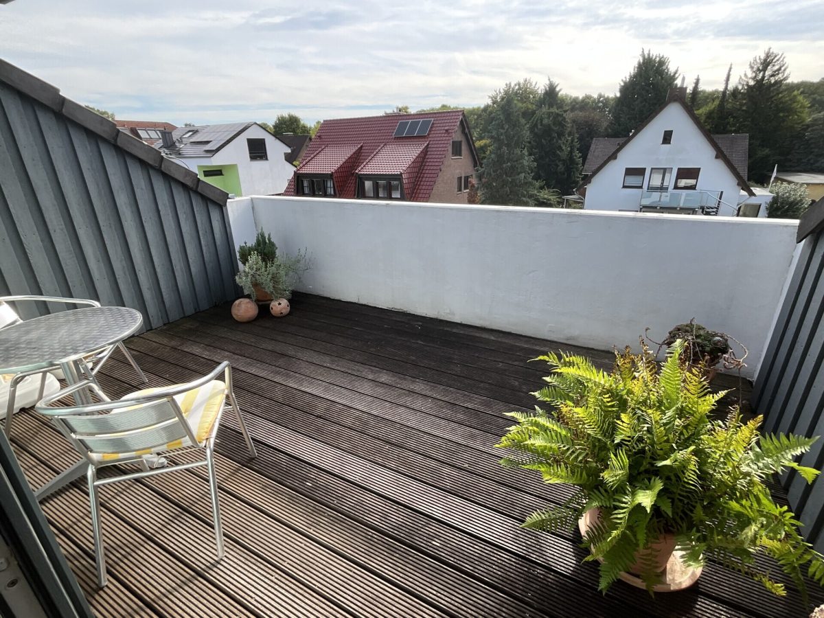 Immobilienangebot - Paderborn - Alle - Großzügige Dachgeschosswohnung in bester Wohnlage Nähe Fischteiche