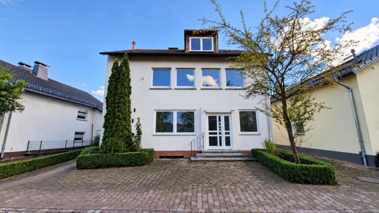 Immobilienangebot - Höxter / Fürstenau - Alle - Wohn- und Geschäftshaus mit viel Potenzial