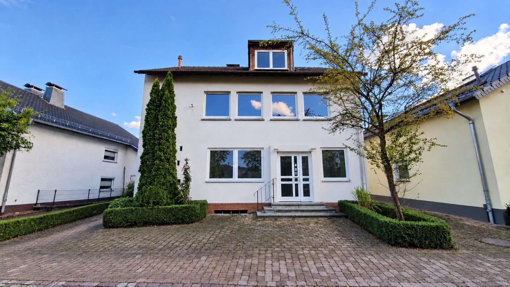 Immobilienangebot - Höxter / Fürstenau - Alle - Wohn- und Geschäftshaus mit viel Potenzial