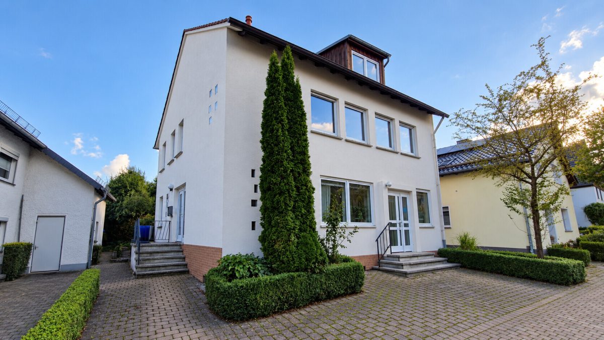 Immobilienangebot - Höxter / Fürstenau - Alle - Wohn- und Geschäftshaus mit viel Potenzial