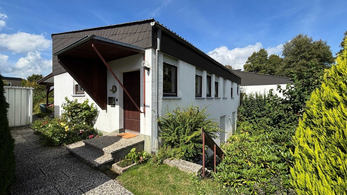 Immobilienangebot - Brakel - Alle - Einfamilienhaus mit Garten und viel Freiraum