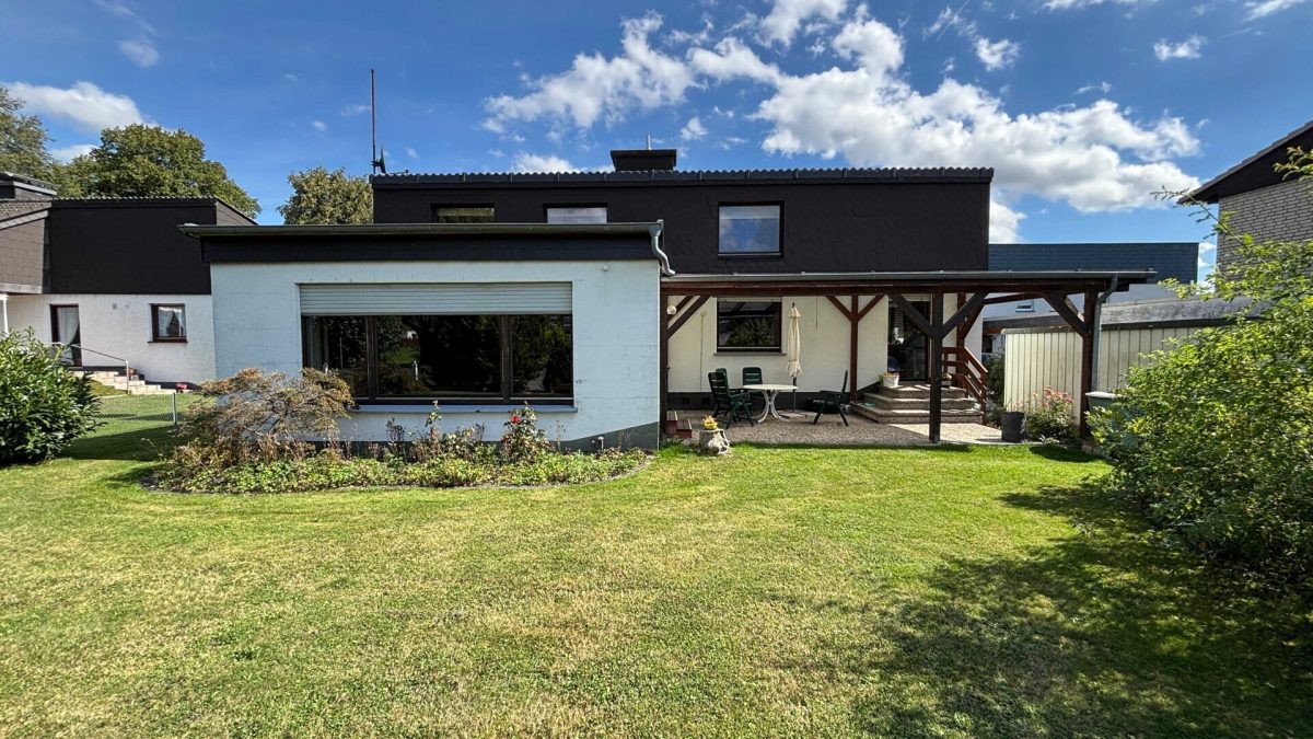 Immobilienangebot - Brakel - Alle - Einfamilienhaus mit Garten und viel Freiraum