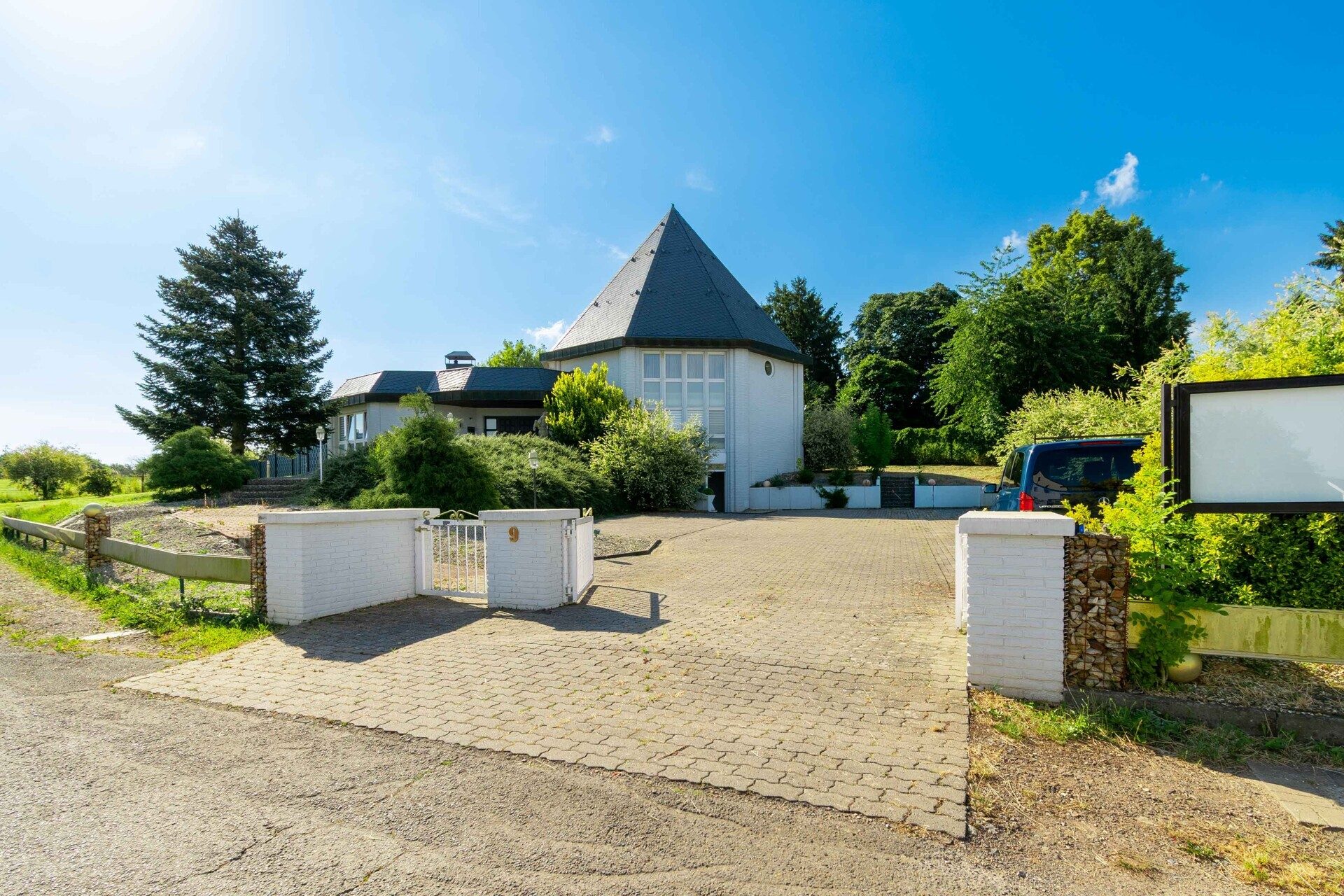 Immobilienangebot - Bad Oeynhausen - Alle - Wenn Sie das Besondere lieben: 
Exklusives Anwesen mit herrlicher Fernsicht