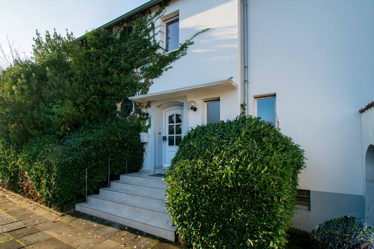 Immobilienangebot - Paderborn - Alle - Vielseitiges Einfamilienhaus mit Büro-Nutzung