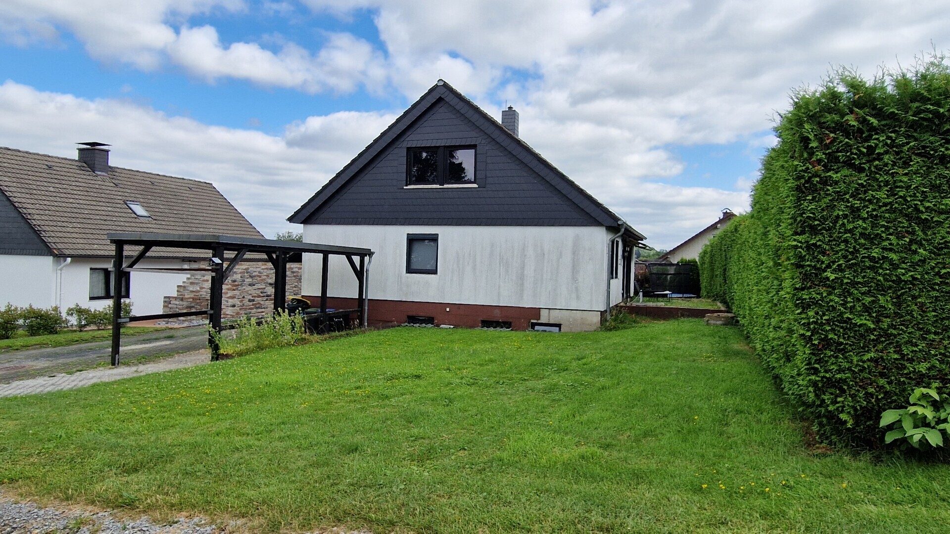 Immobilienangebot - Horn-Bad Meinberg / Leopoldstal - Alle - Ihr neues Zuhause mit Potenzial – teilsaniertes Einfamilienhaus in idyllischer Lage
