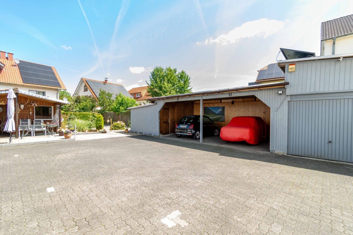 Immobilienangebot - Paderborn - Alle - Viel Platz für Familie und Garten: Dreifamilienhaus mit weitläufigem Grundstück