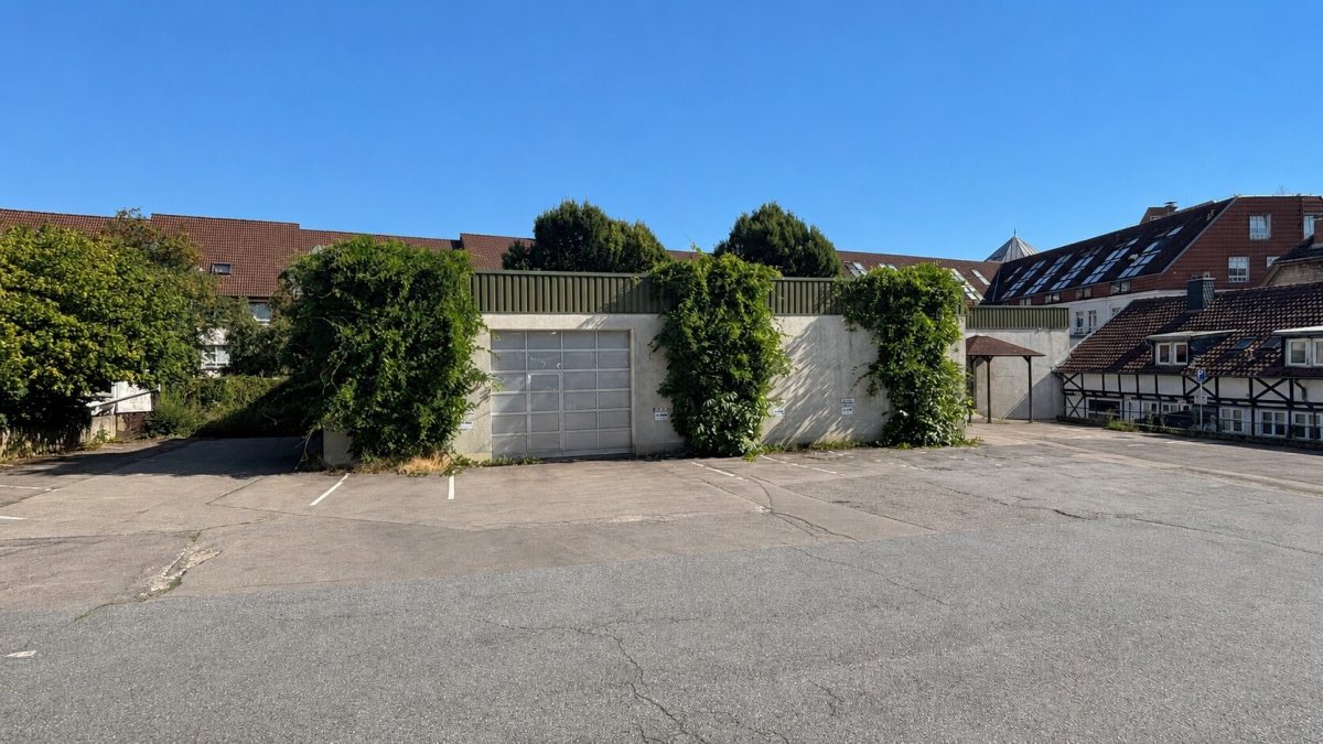 Immobilienangebot - Detmold - Alle - Großzügige Freifläche + Lagerhalle mit vielseitigem Entwicklungspotenzial