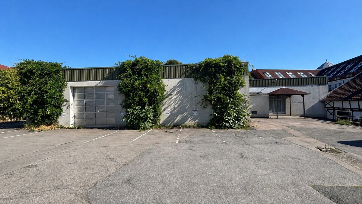 Immobilienangebot - Detmold - Alle - Großzügige Freifläche + Lagerhalle mit vielseitigem Entwicklungspotenzial