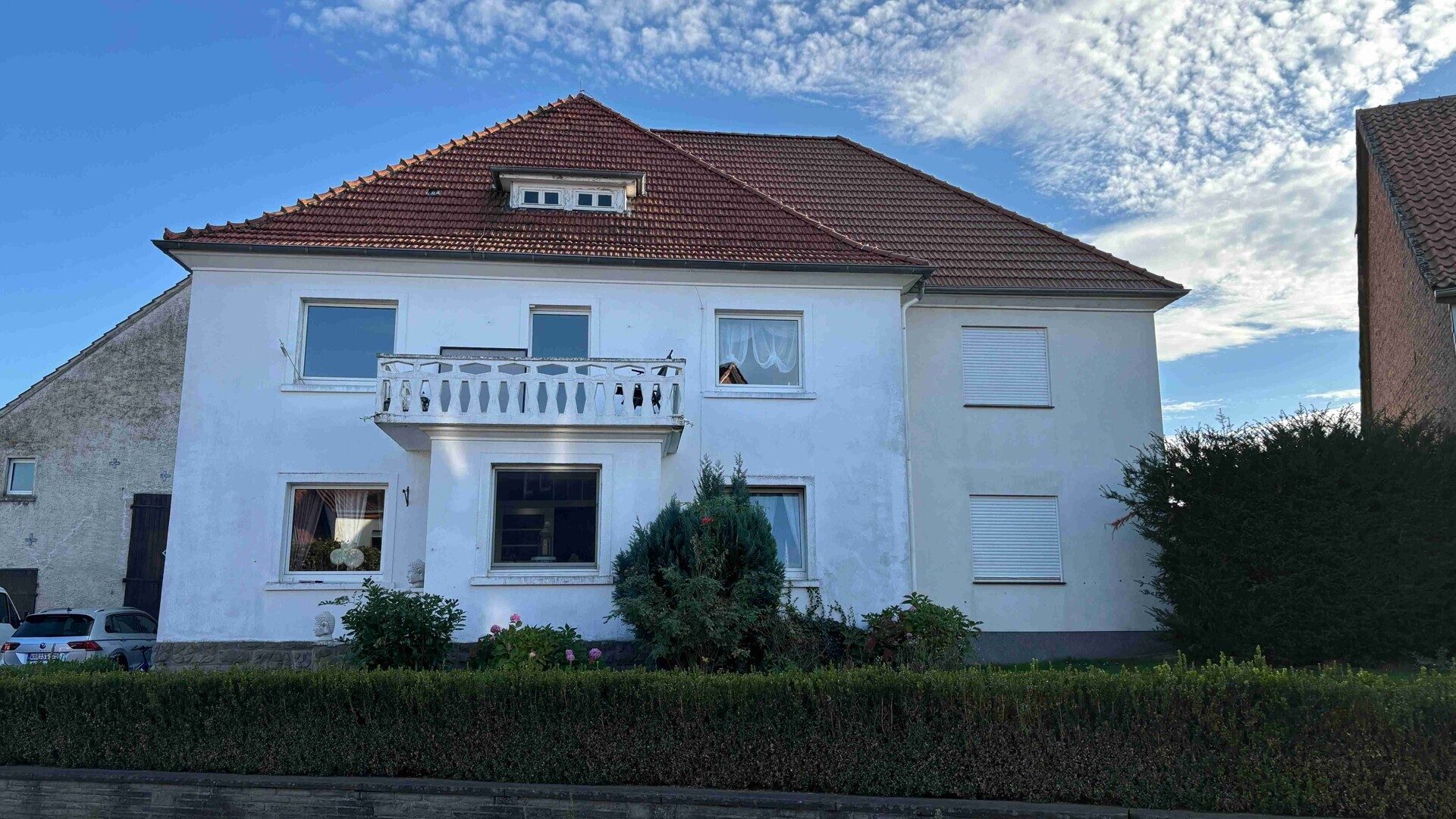 Immobilienangebot - Borgentreich / Großeneder - Alle - Großes Haus mit Anbau