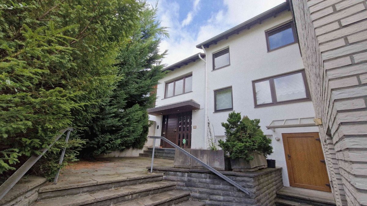 Immobilienangebot - Höxter-Ottbergen - Alle - Großzügiges Einfamilienhaus