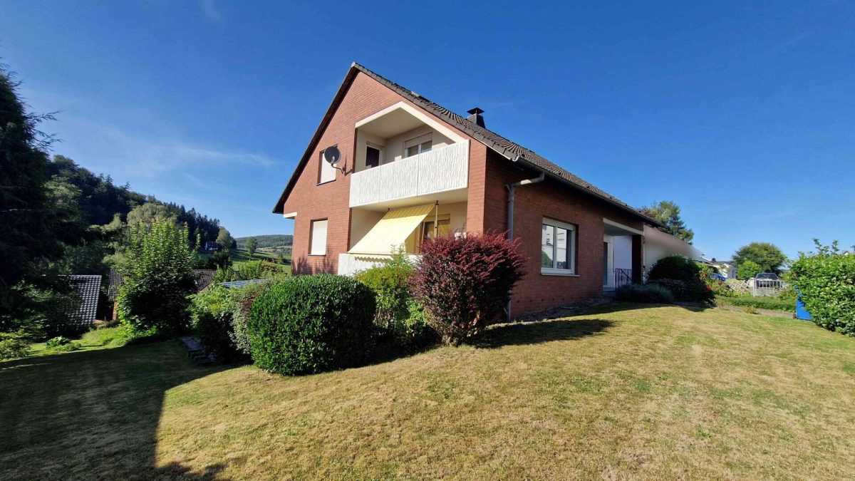 Immobilienangebot - Höxter / Bruchhausen - Alle - Gepflegtes Einfamilienhaus mit viel Platz und Wohnkomfort