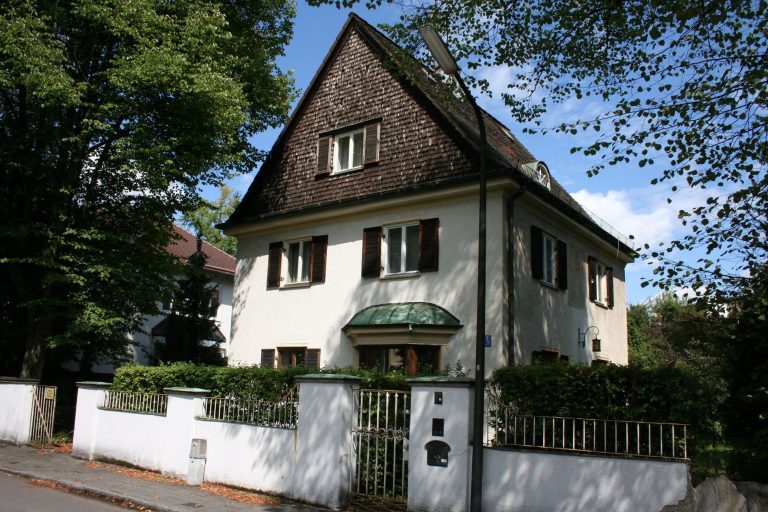 Aigner Immobilien GmbH - Immobilienangebot - 80638 München - Nymphenburg - Einfamilienhaus - Renovierungsbedürftiges Einfamilienhaus im Herzen Nymphenburgs