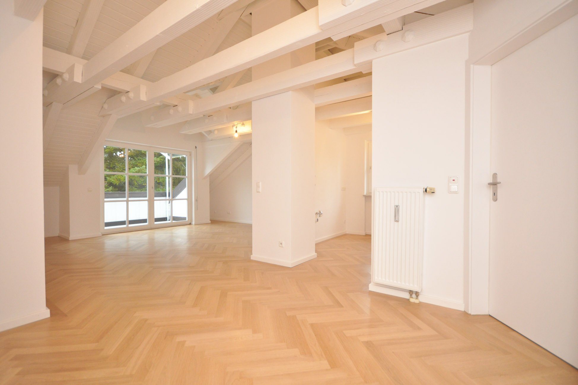 Aigner Immobilien GmbH - Immobilienangebot - 81827 München - Waldtrudering - Dachgeschosswohnung - Zum Erstbezug nach Sanierung!! Traumhafte DG-Wohnung absolut ruhig gelegen!!