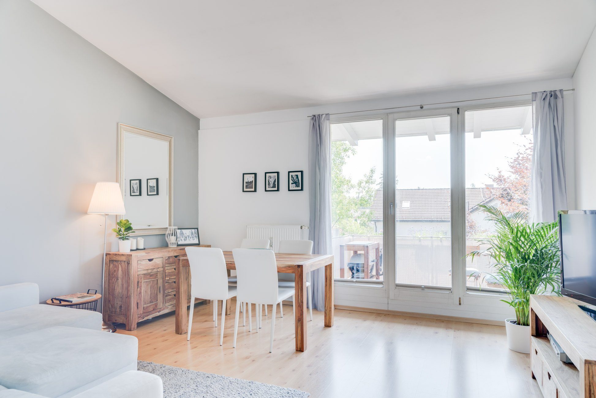 Aigner Immobilien GmbH - Immobilienangebot - 85521 Ottobrunn - Ottobrunn - Dachgeschosswohnung - Helle Drei-Zimmer-Dachgeschosswohnung mit äußerst hohen Decken
