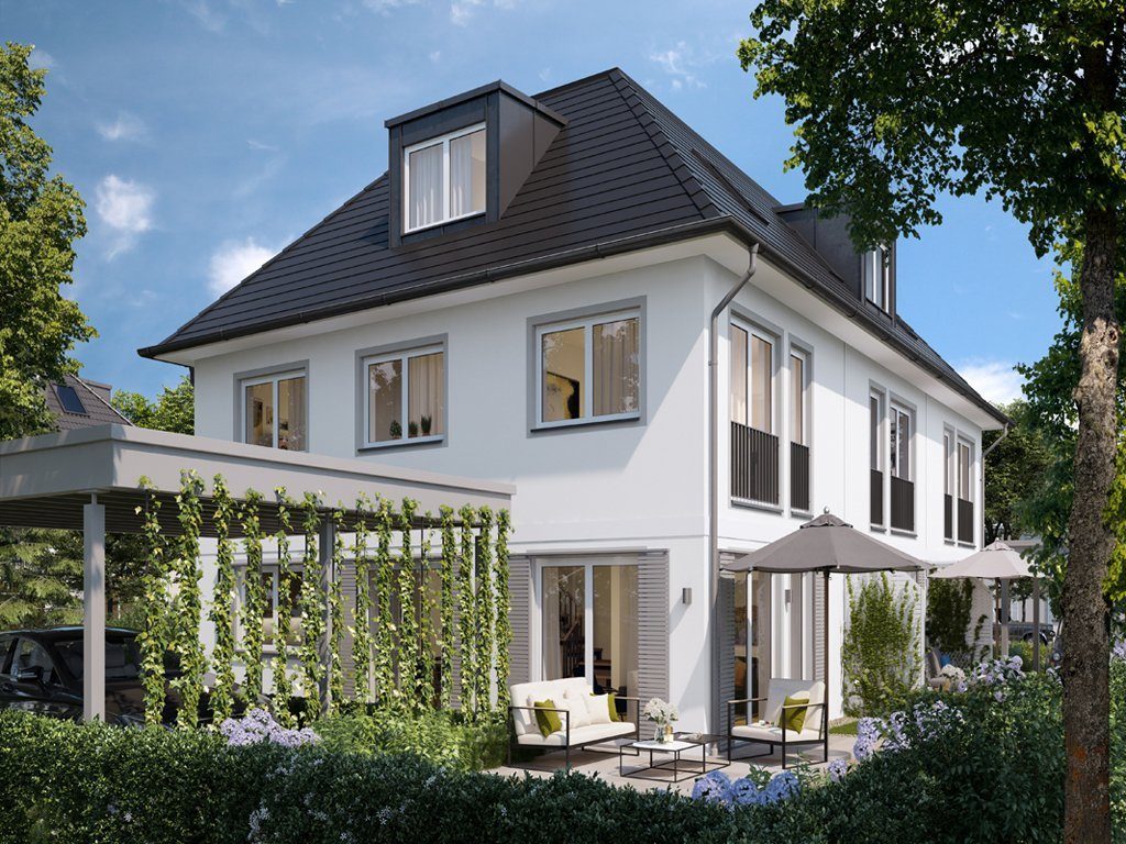 Heller Neubau mit Walmdach und weißen, eleganten Outdoormöbeln davor