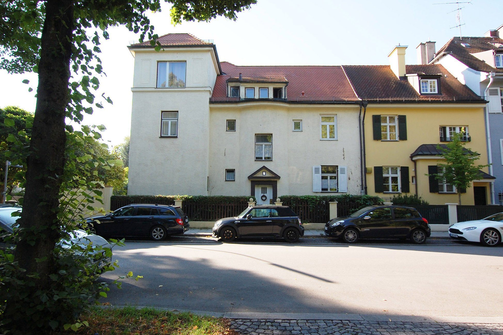 Aigner Immobilien GmbH - Immobilienangebot - 80638 München - Nymphenburg - Reiheneckhaus - Rarität: Sanierungsbedürftiges Gerner Stadthaus in Bestlage