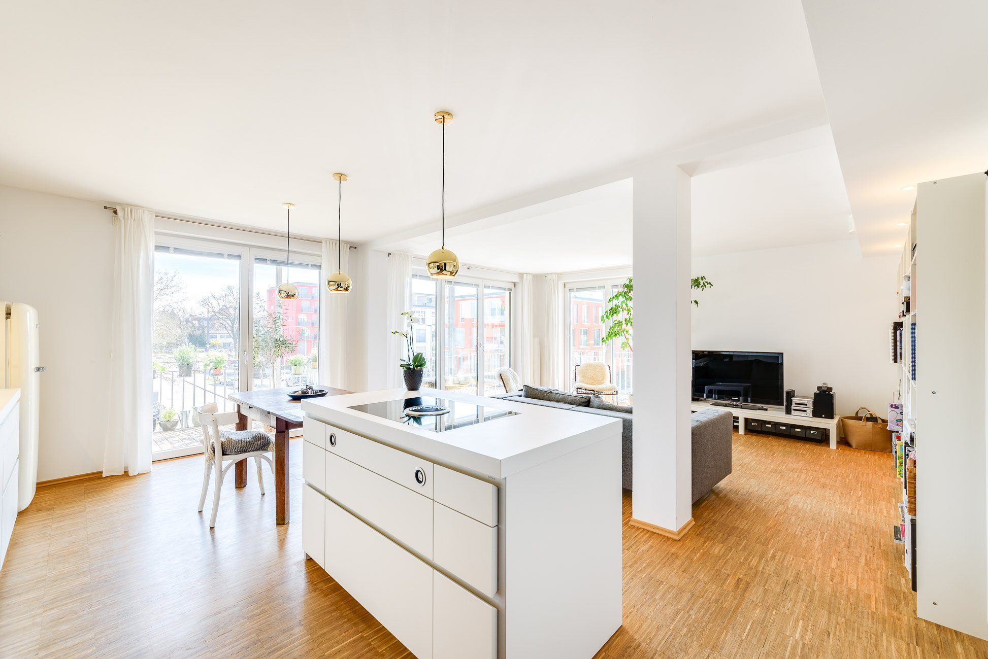 Aigner Immobilien GmbH - Immobilienangebot - 80797 München - Schwabing - Etagenwohnung - Ackermannbogen: Moderne und großzügige 4-Zimmer-Wohnung, die keine Wünsche offen lässt