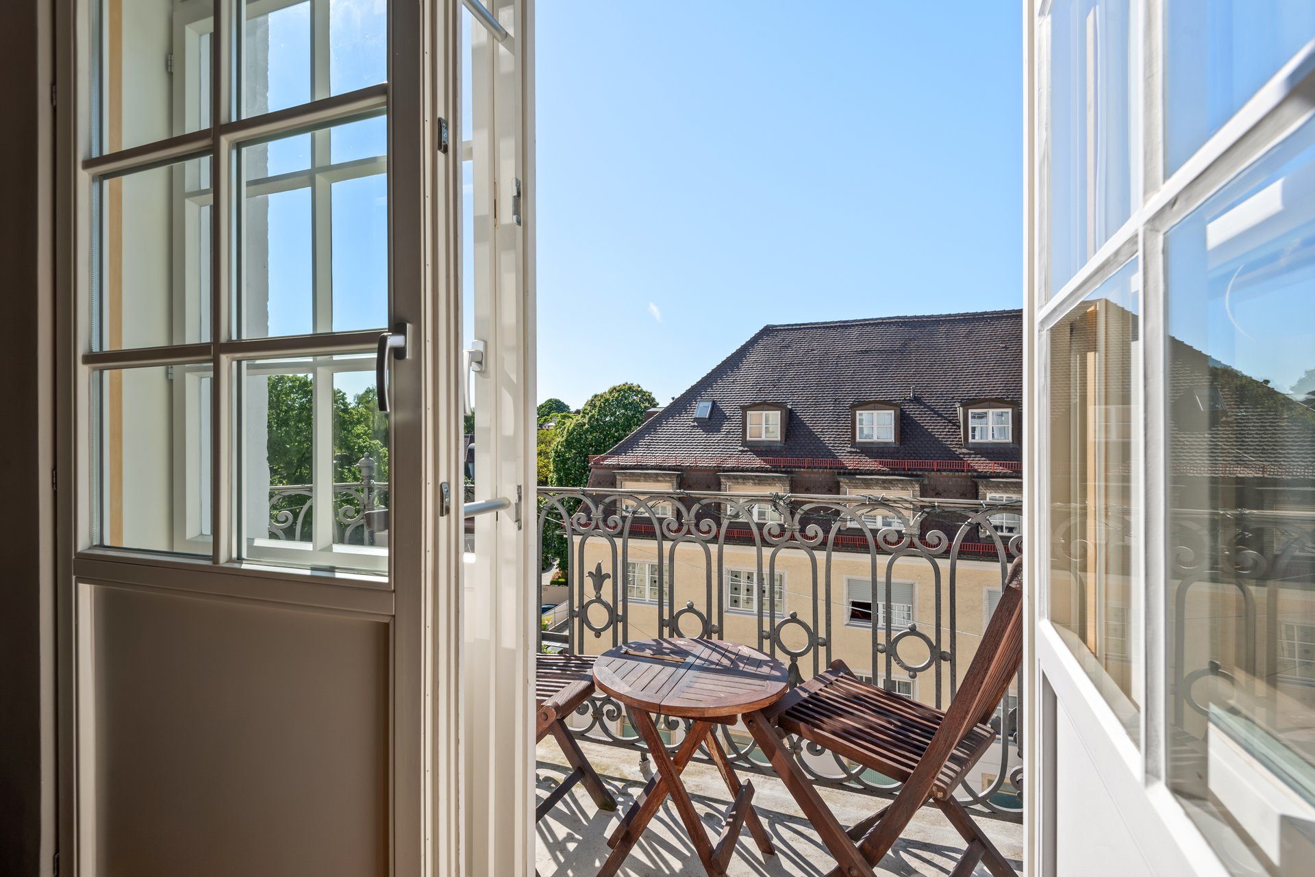 010LangBalkon Aigner Immobilien GmbH - Immobilienangebot - 81675 München - Bogenhausen - Etagenwohnung - Kernsanierte, denkmalgeschützte 5-Zimmer-Wohnung in Bestlage Alt-Bogenhausen