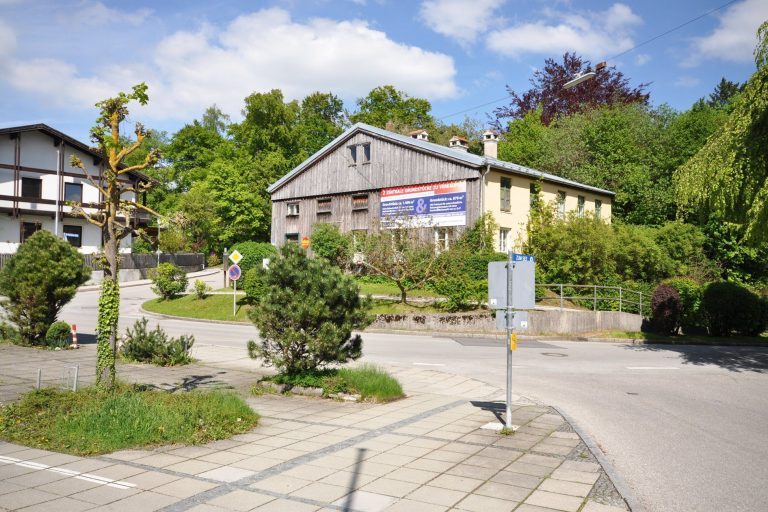 Aigner Immobilien GmbH - Immobilienangebot - 82340 Feldafing - LK Starnberg - Grundstücke - Zentral gelegenes Grundstück mit Freiraum für unterschiedliche Nutzungskonzepte