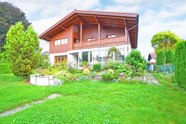 Aigner Immobilien GmbH - Immobilienangebot - 83052 Bruckmühl - Bruckmühl - Einfamilienhaus - Familientraum mit 260 m² Wohnfläche unweit der Mangfall
