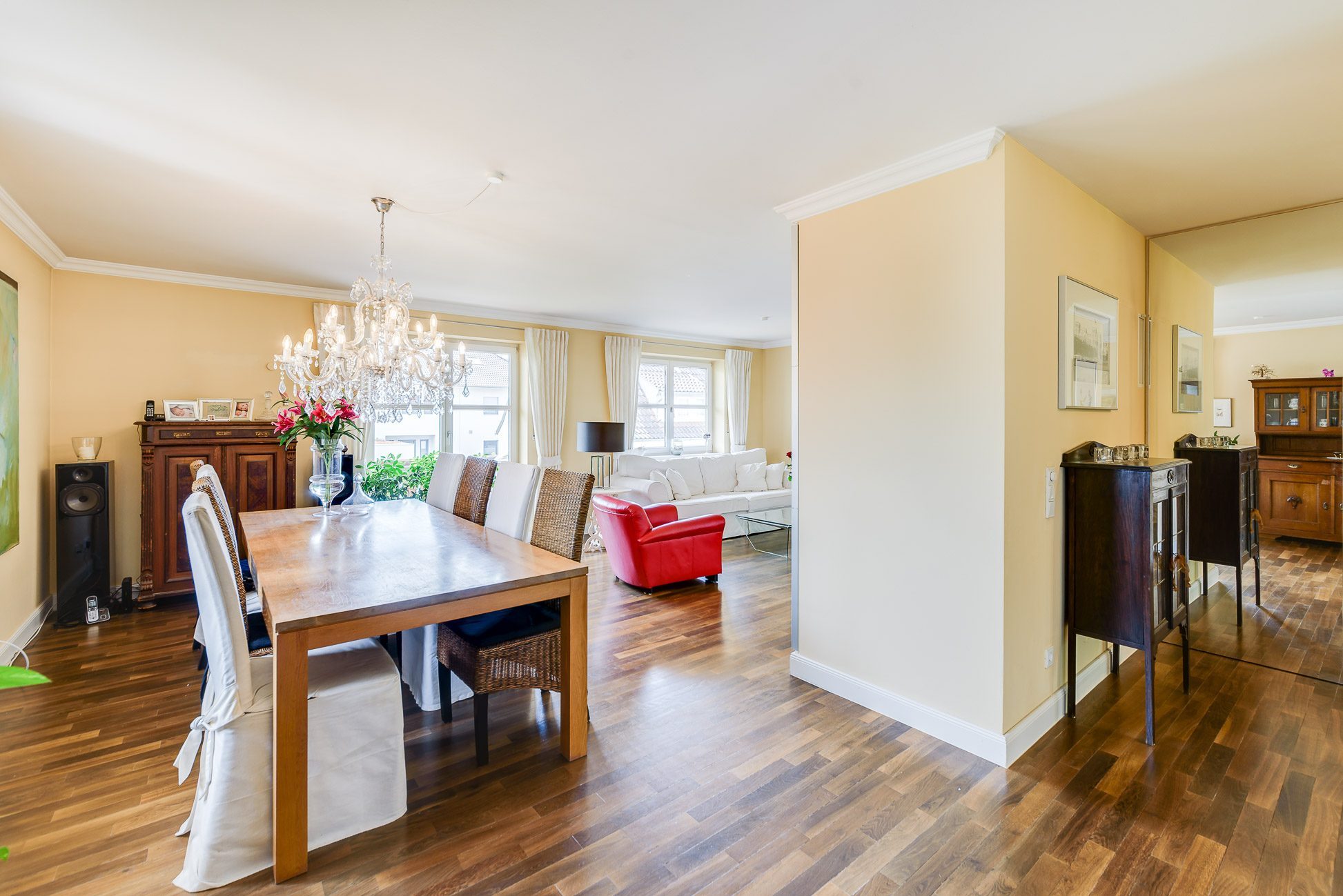 Aigner Immobilien GmbH - Immobilienangebot - 81477 München - Solln - Etagenwohnung - Solln - Hell und ruhig! 4-Zi-DG-Wohnung zum Selbstbezug