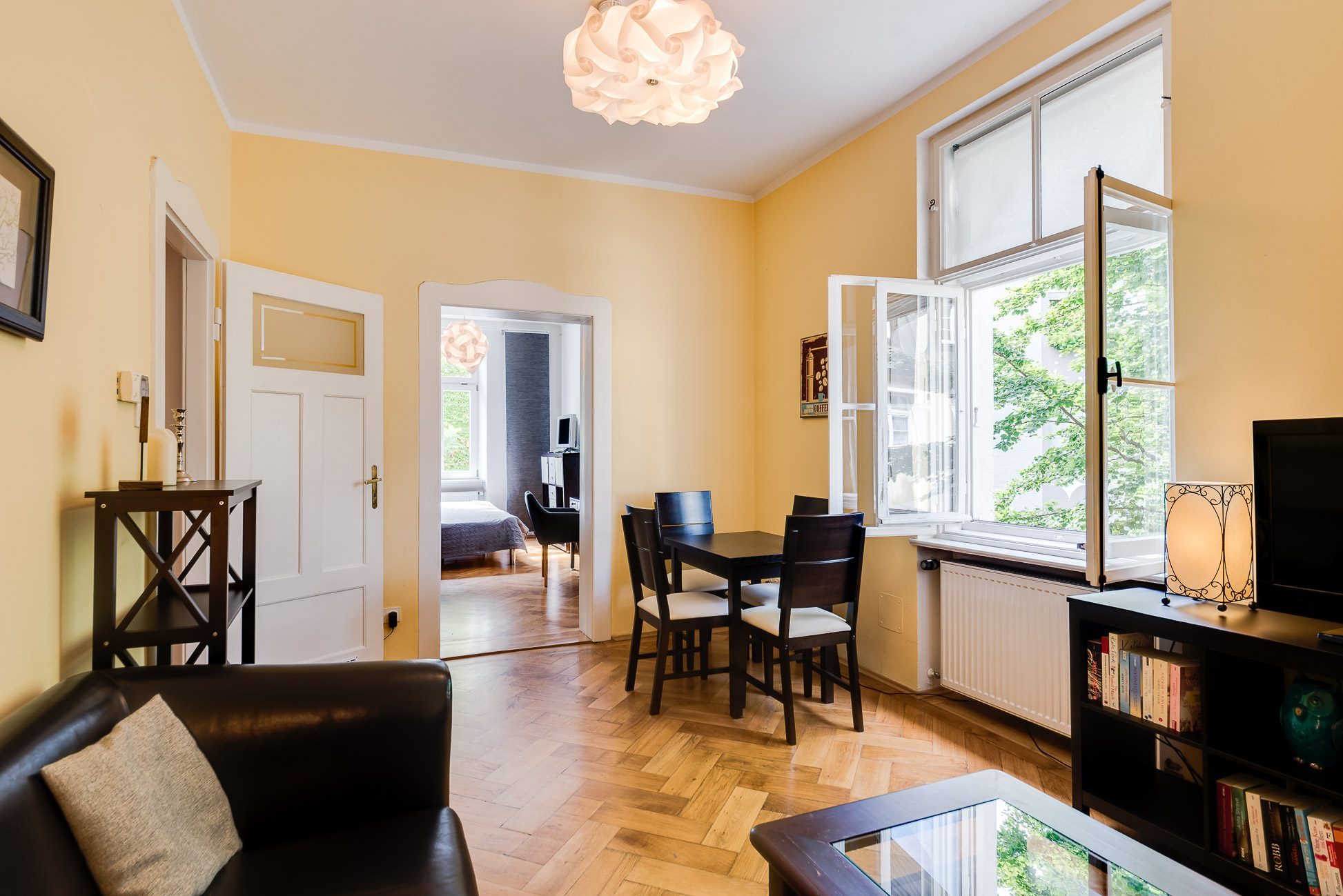 Aigner Immobilien GmbH - Immobilienangebot - 80637 München - Neuhausen - Etagenwohnung - Äußerst charmante 2-Zimmer-Wohnung im denkmalgeschützten Altbau von 1911