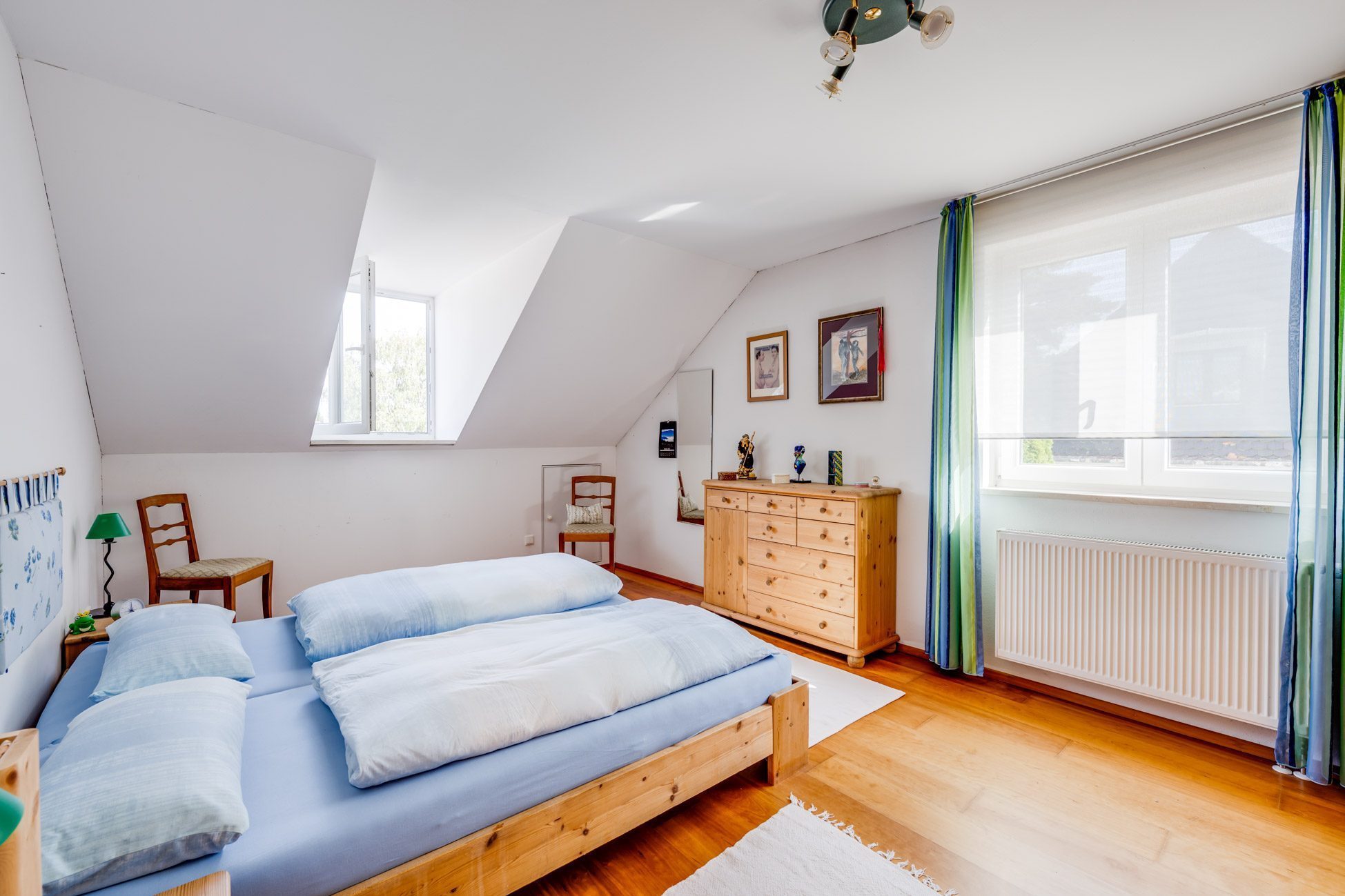 Aigner Immobilien GmbH - Immobilienangebot - 80992 München - Moosach - Doppelhaushälfte - Doppelhaushälfte mit 6 Zimmern und Pool - Hier hat wirklich die ganze Familie Platz!