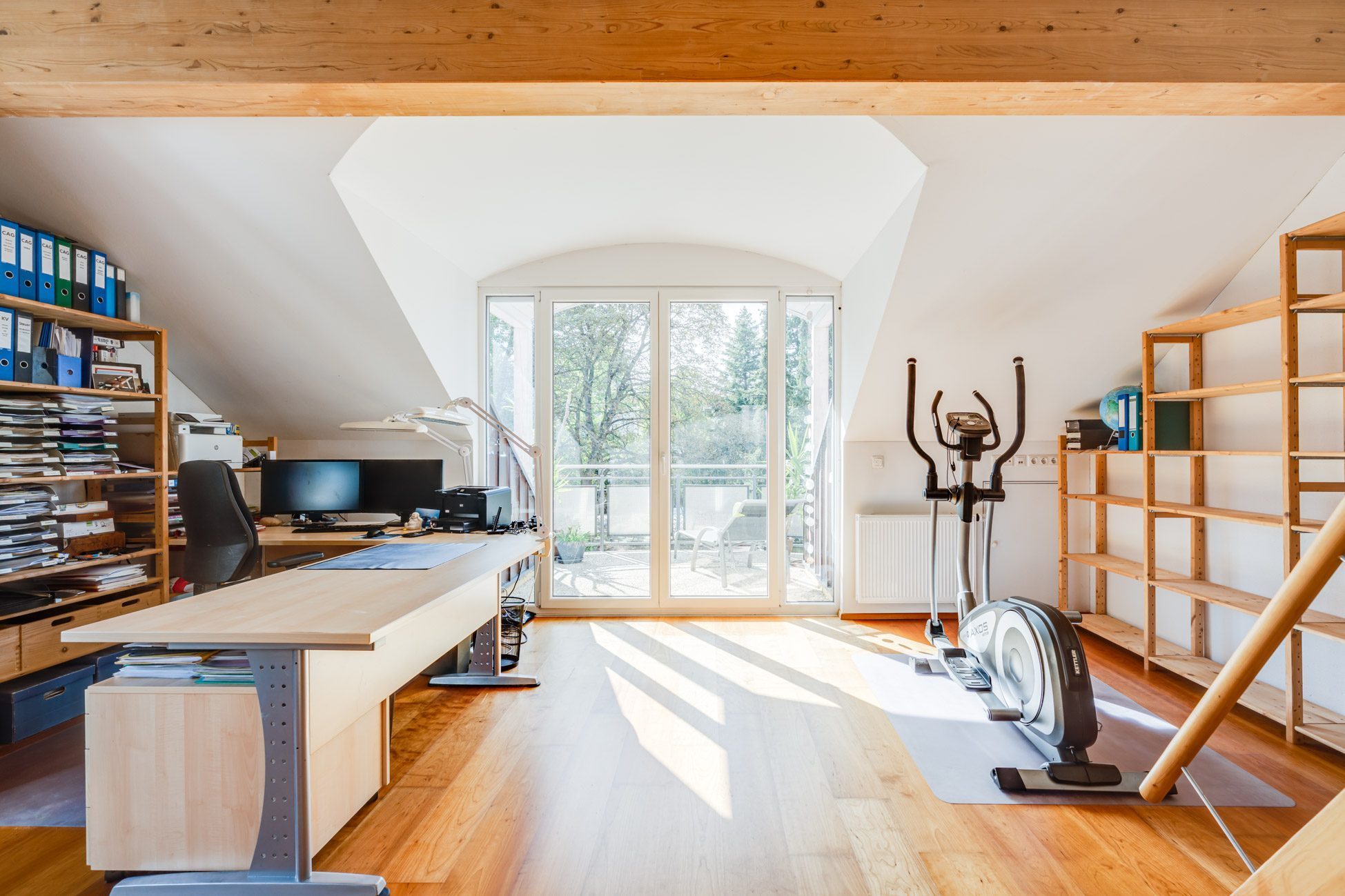 Aigner Immobilien GmbH - Immobilienangebot - 80992 München - Moosach - Doppelhaushälfte - Doppelhaushälfte mit 6 Zimmern und Pool - Hier hat wirklich die ganze Familie Platz!