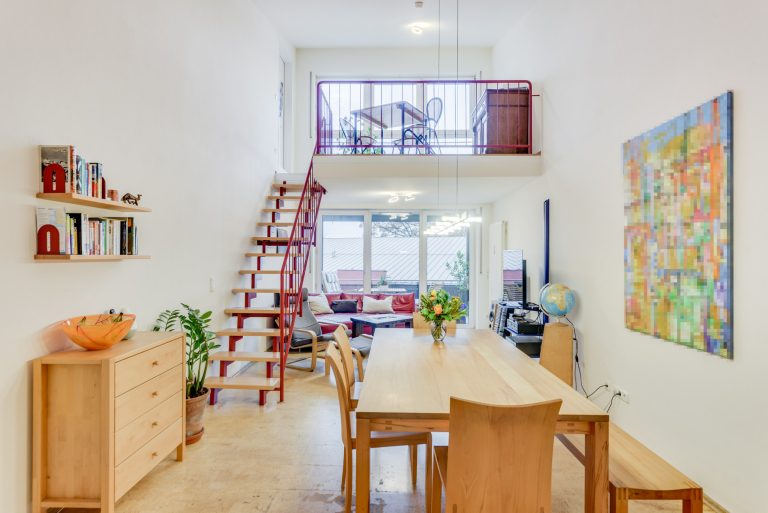 Aigner Immobilien GmbH - Immobilienangebot - 85221 Dachau - Dachau-Stadt - Dachgeschosswohnung - Ein überzeugendes Angebot: Helle Galeriewohnung mit Platz für die ganze Familie!
