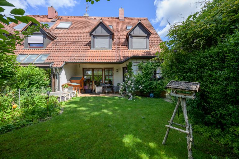 Aigner Immobilien GmbH - Immobilienangebot - 85244 Röhrmoos - Röhrmoos - Doppelhaushälfte - Familienparadies in Röhrmoos! Großzügige Doppelhaushälfte mit Einliegerwohnung