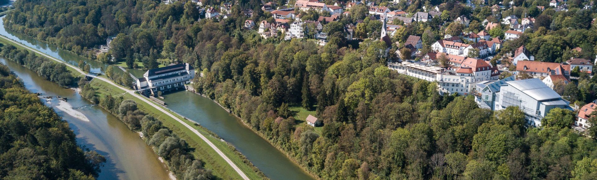 Ansicht Pullach von oben mit Isar, Wald und Siedlungen