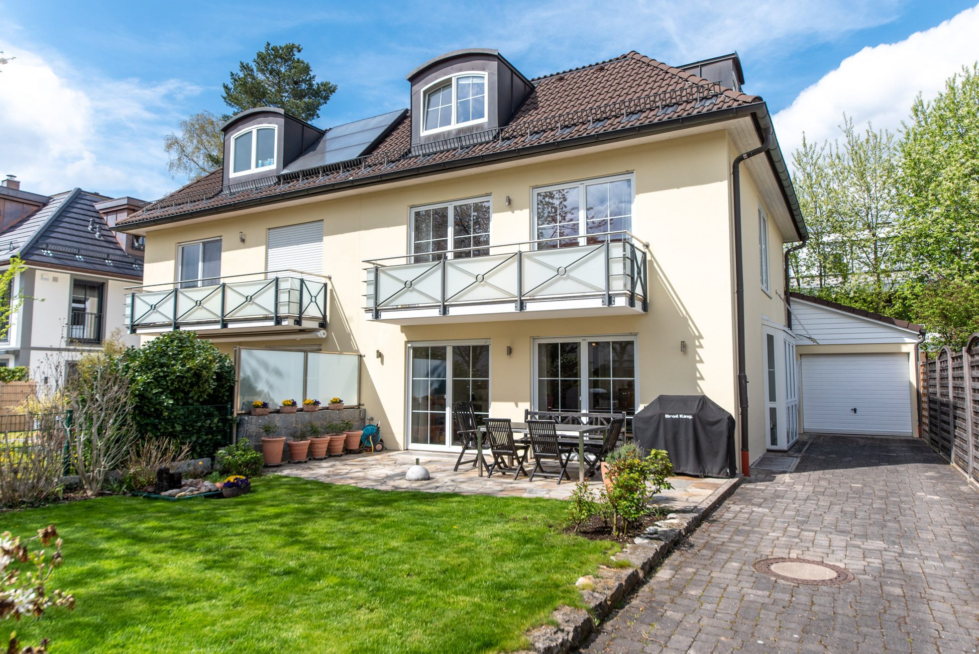 Aigner Immobilien GmbH - Immobilienangebot - 81677 München - Bogenhausen - Doppelhaushälfte - Großzügige Doppelhaushälfte in ruhiger Lage mit Terrasse & Garten im schönen Bogenhausen