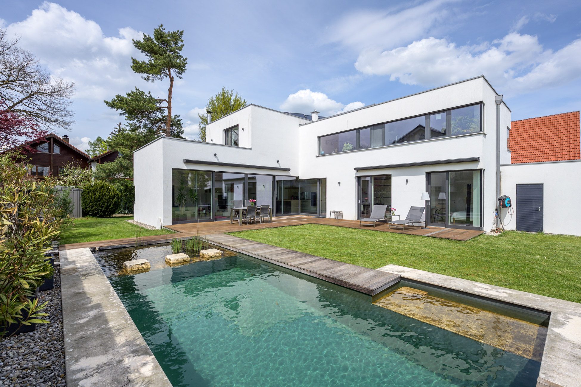 Aigner Immobilien GmbH - Immobilienangebot - 82110 Germering - Germering - Villa - Bauhausvilla der Extraklasse - Komfort auf höchstem Niveau in Unterpfaffenhofen