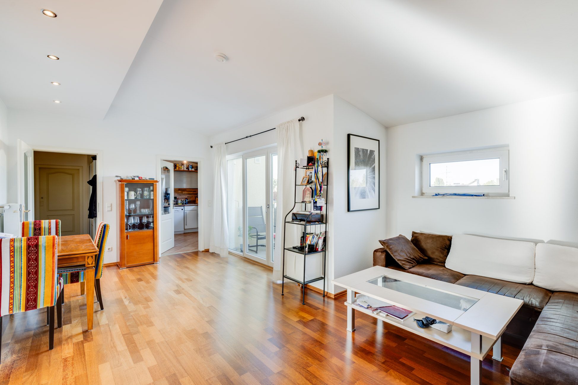 Aigner Immobilien GmbH - Immobilienangebot - 81677 München - Bogenhausen - Dachgeschosswohnung - Helle Dachgeschosswohnung mit Westbalkon und Blick über die Dächer von Bogenhausen