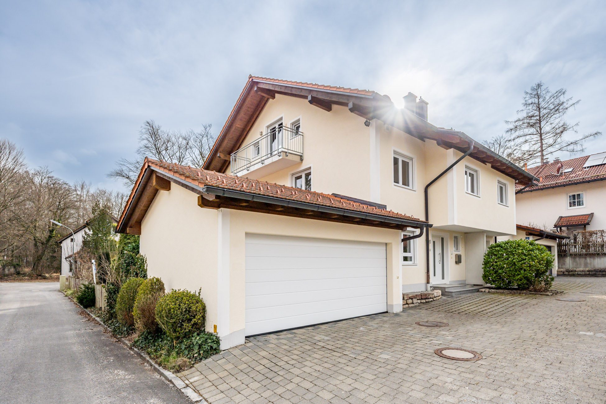 Aigner Immobilien GmbH - Immobilienangebot - 82069 Schäftlarn - Schäftlarn - Doppelhaushälfte - Familienfreundliche DHH mit Privatsphäre für Naturliebhaber in Schäftlarn!