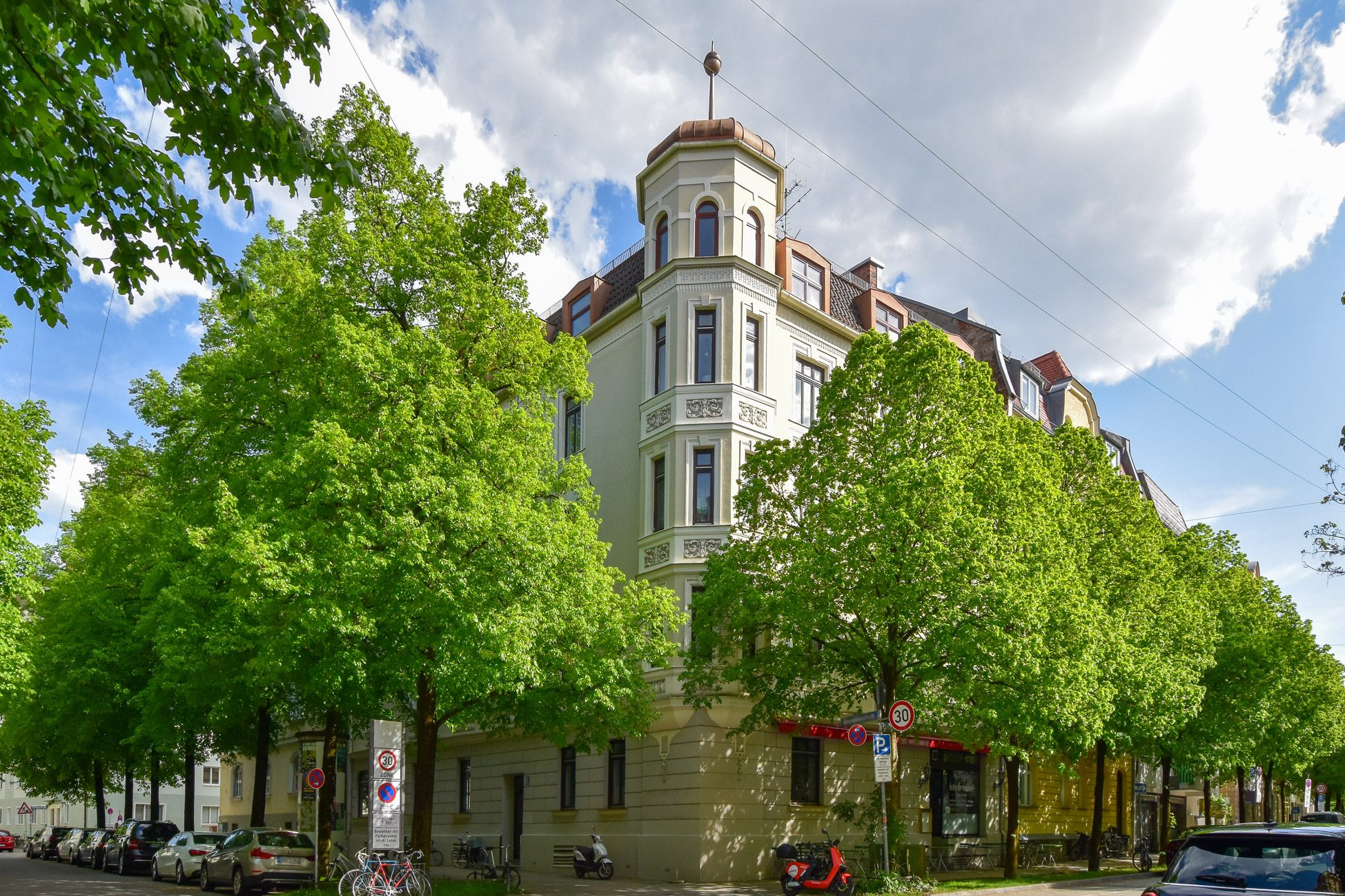 Aigner Immobilien GmbH - Immobilienangebot - 80538 München - Lehel - Hochparterre - Denkmalgeschütztes Jugendstilgebäude: 4,5-Zimmer-Wohnung mit Gestaltungsmöglichkeiten in schöner Lage mitten im Lehel