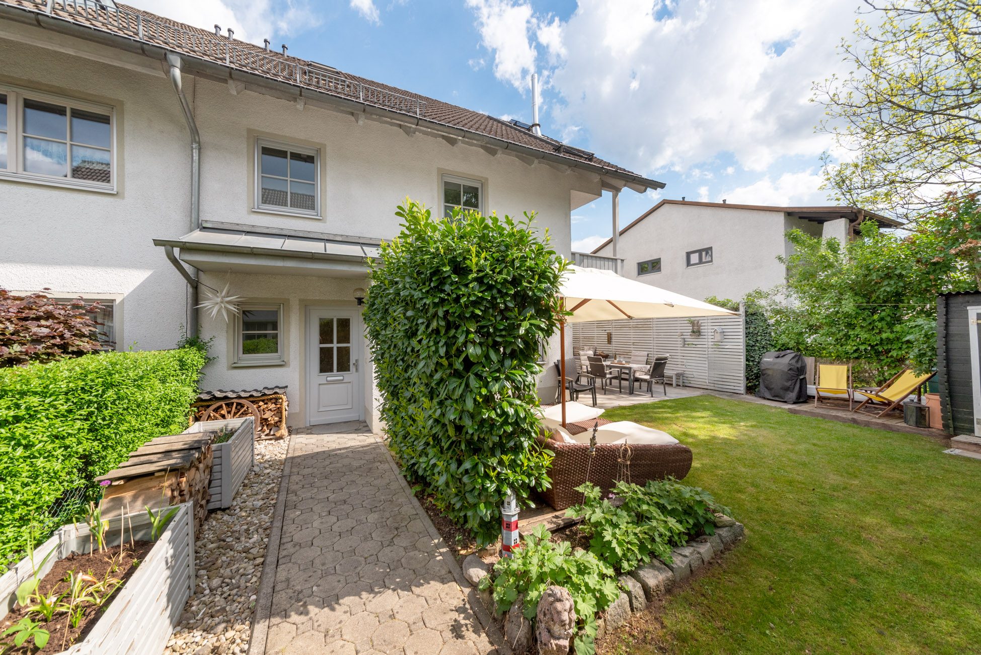 Aigner Immobilien GmbH - Immobilienangebot - 81476 München - Forstenried - Reiheneckhaus - Charmantes Eckhaus in Forstenried mit Garten und Terrasse