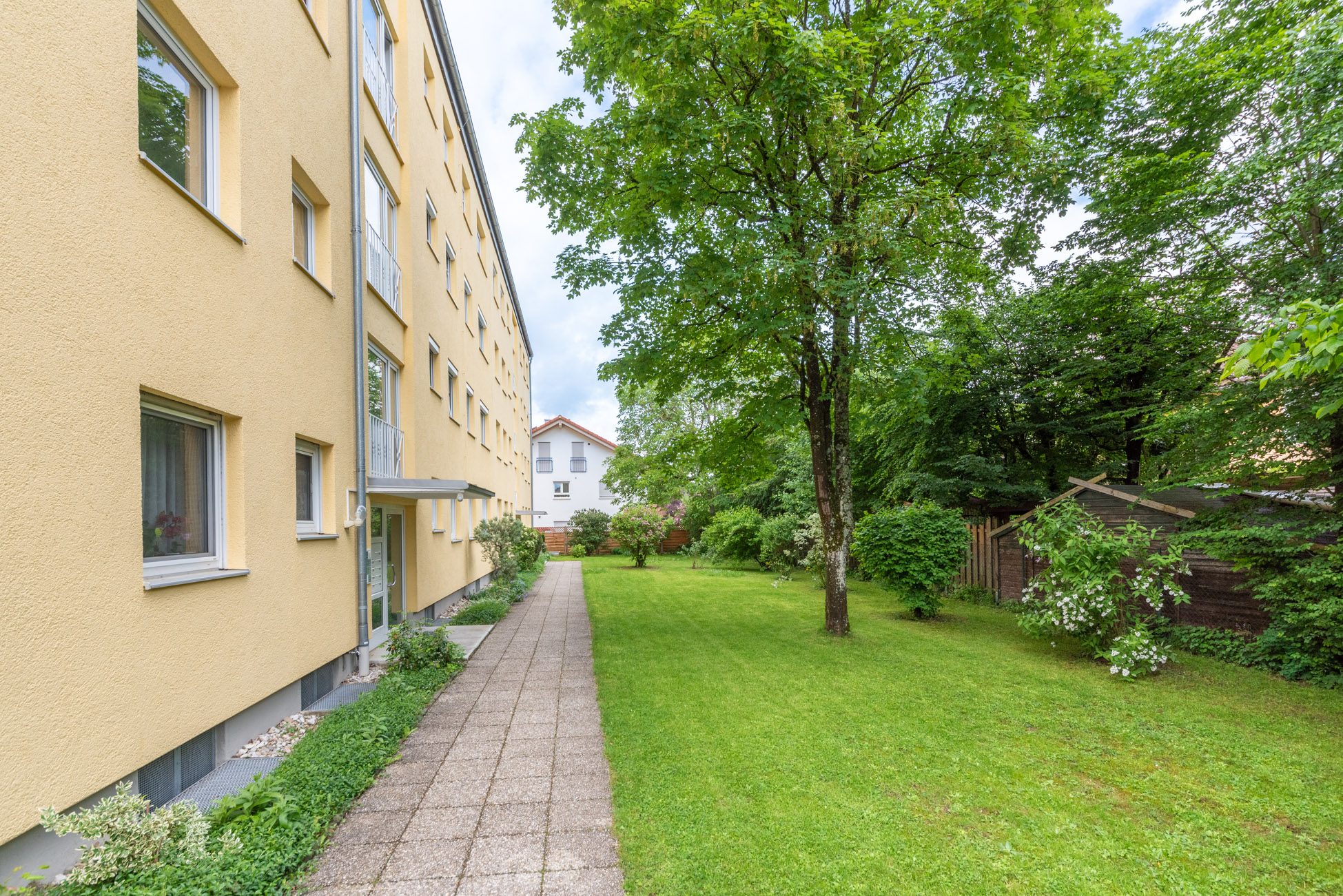 Aigner Immobilien GmbH - Immobilienangebot - 82205 Gilching - Gilching - Etagenwohnung - Hochwertig sanierte 3-Zimmer Wohnung mit Südwest-Balkon in gepflegter Wohnanlage