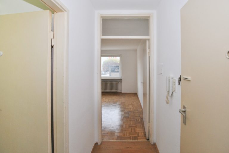 Aigner Immobilien GmbH - Immobilienangebot - 80992 München - Moosach - Erdgeschosswohnung - Helle 1-Zimmer-Wohnung mit viel Potenzial in Moosach