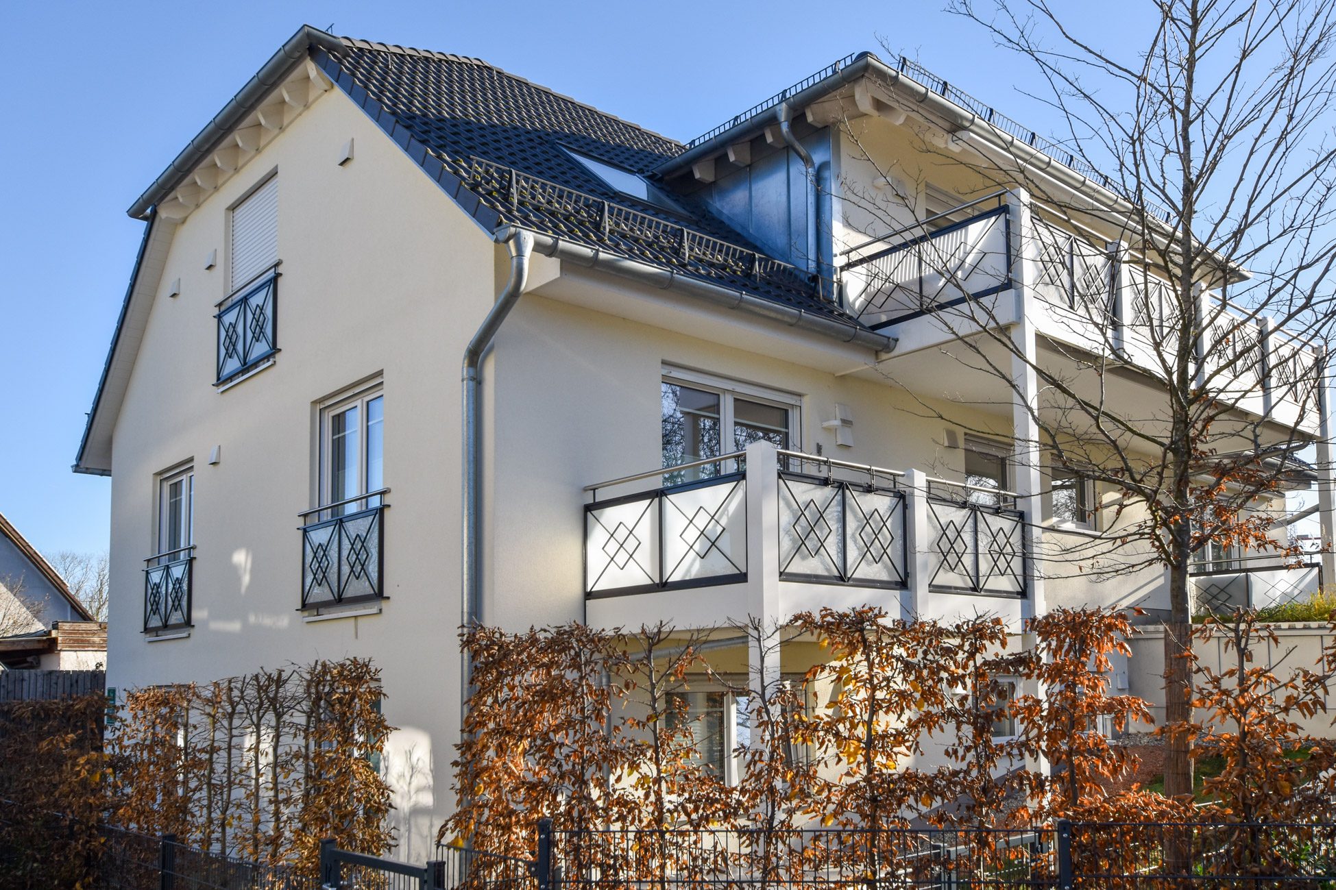 Aigner Immobilien GmbH - Immobilienangebot - 80995 München - Feldmoching - Etagenwohnung - Neuwertige und barrierfreie 3 Zimmer Wohnung mit sonnigem West-Balkon