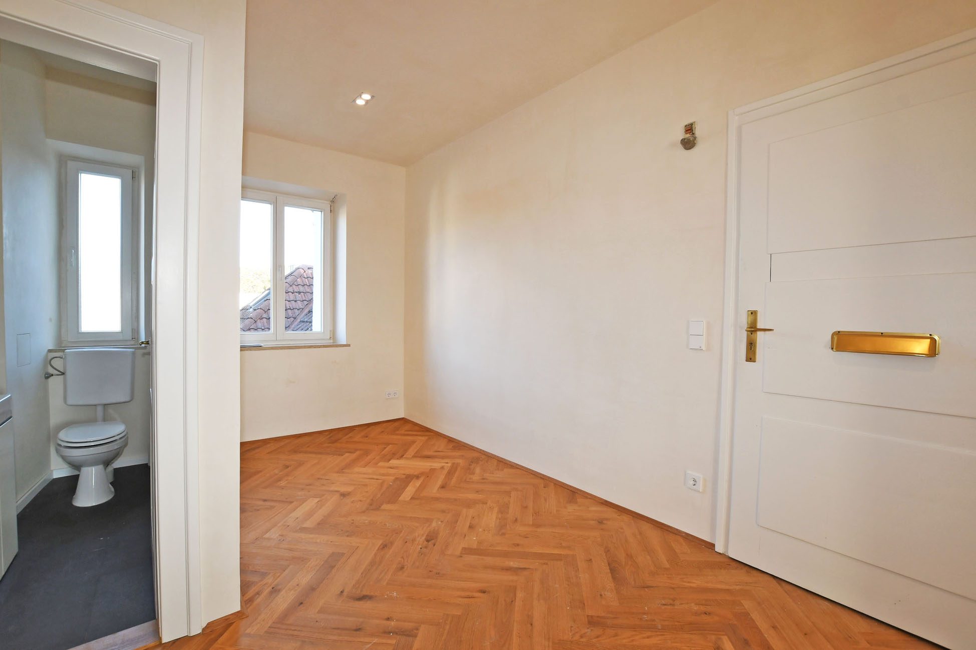Aigner Immobilien GmbH - Immobilienangebot - 81675 München - Bogenhausen - Büro - Parkblick hinter dem Prinzregententheater - Hochwertig renovierte Gewerbefläche mit edlem Parkett
