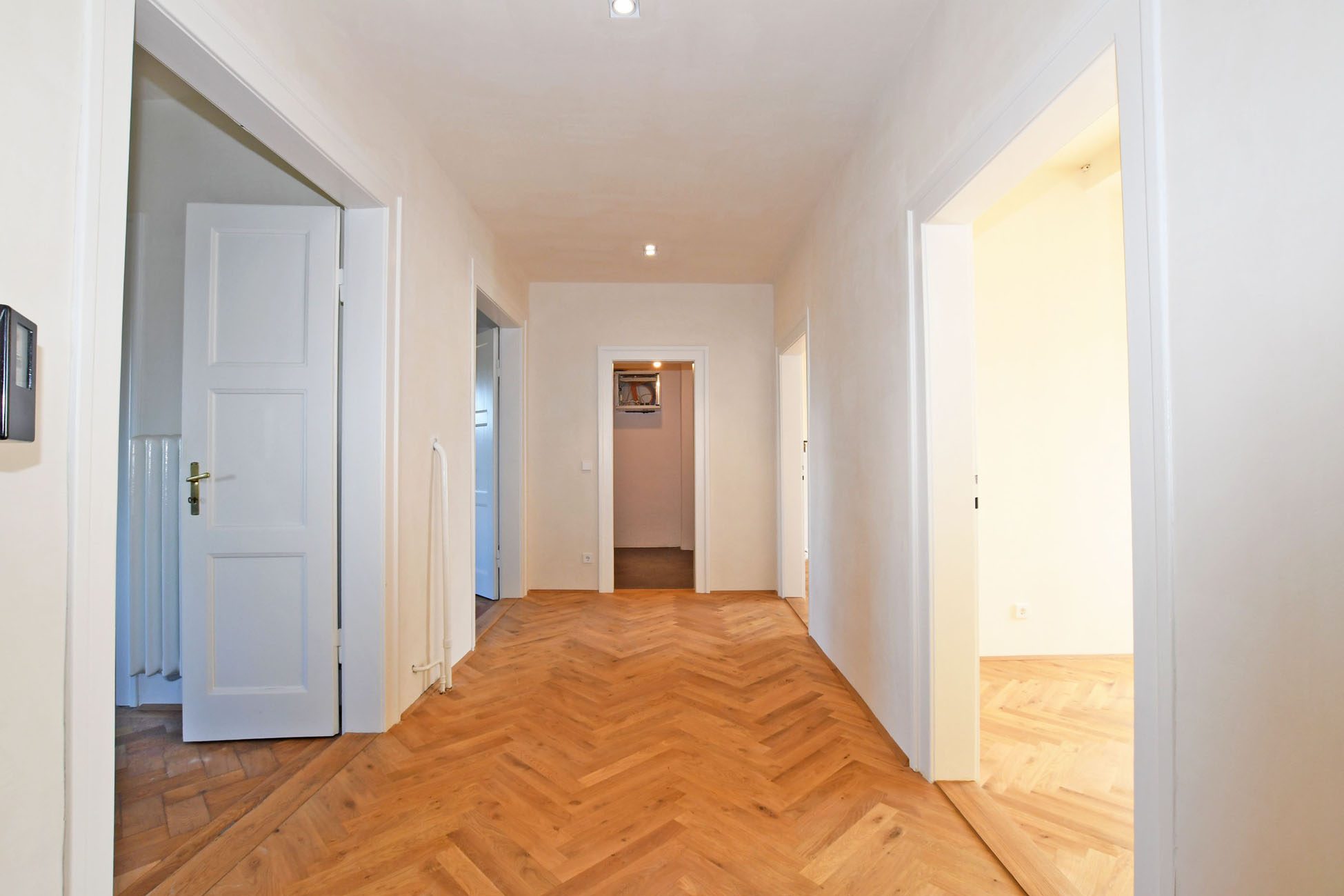 Aigner Immobilien GmbH - Immobilienangebot - 81675 München - Bogenhausen - Büro - Parkblick hinter dem Prinzregententheater - Hochwertig renovierte Gewerbefläche mit edlem Parkett