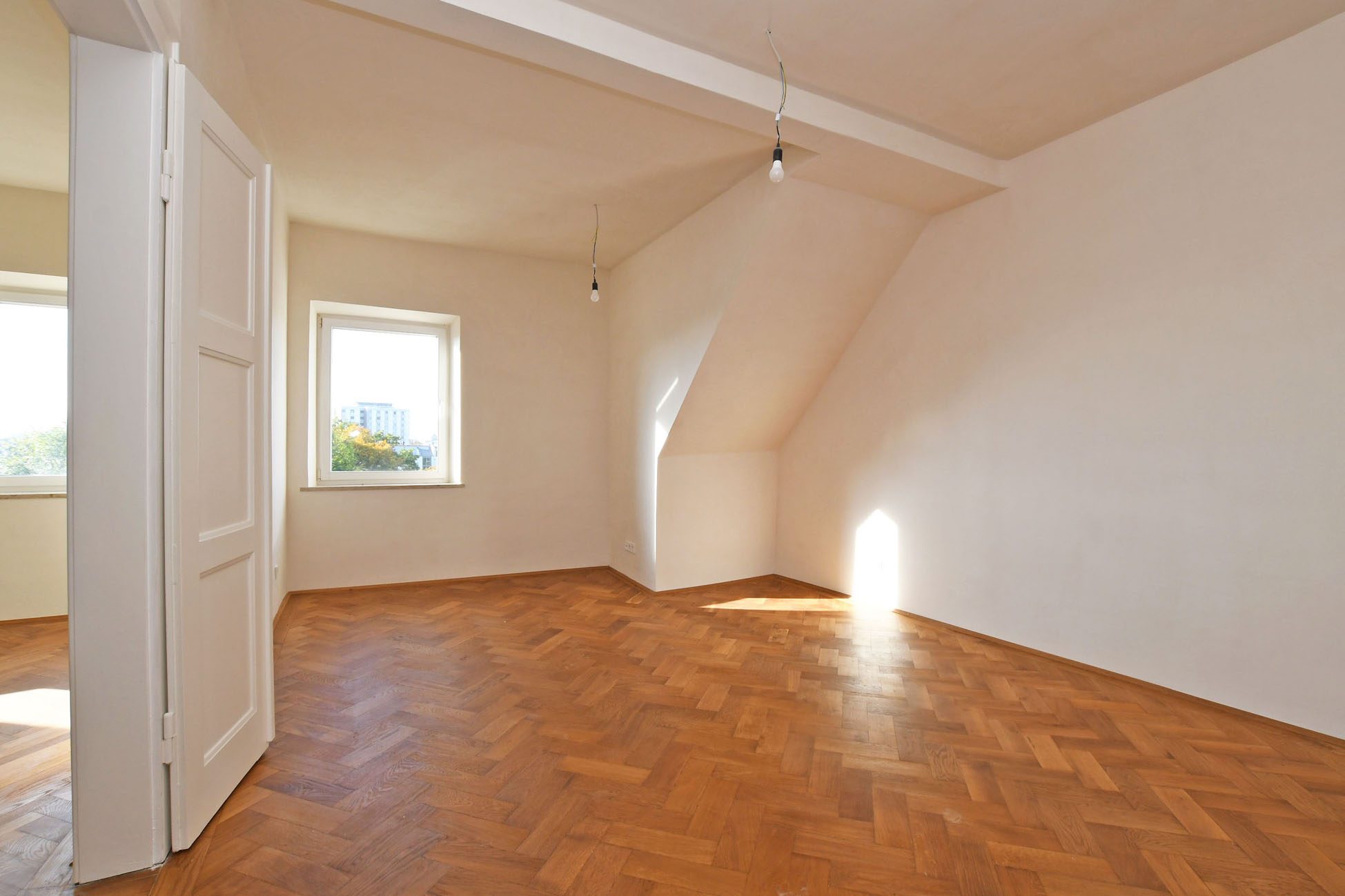 Aigner Immobilien GmbH - Immobilienangebot - 81675 München - Bogenhausen - Büro - Parkblick hinter dem Prinzregententheater - Hochwertig renovierte Gewerbefläche mit edlem Parkett