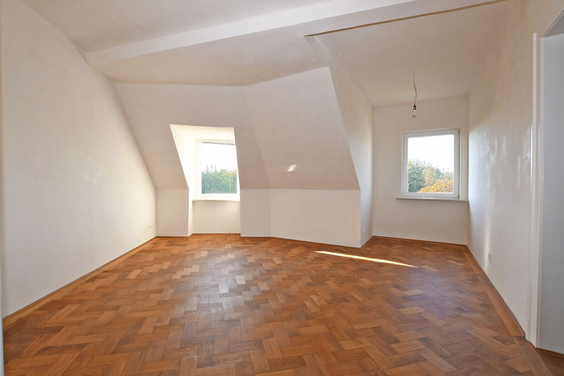Aigner Immobilien GmbH - Immobilienangebot - 81675 München - Bogenhausen - Büro - Parkblick hinter dem Prinzregententheater - Hochwertig renovierte Gewerbefläche mit edlem Parkett