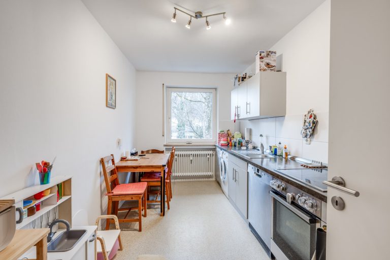Aigner Immobilien GmbH - Immobilienangebot - 81679 München - Bogenhausen - Etagenwohnung - Westbalkon mit ca. 24 qm in Bogenhausen - Vermietete 2-Zimmer Wohnung