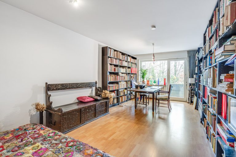 Aigner Immobilien GmbH - Immobilienangebot - 81679 München - Bogenhausen - Etagenwohnung - Großzügig geschnittene 3-Zimmer-Wohnung mit zwei Balkonen