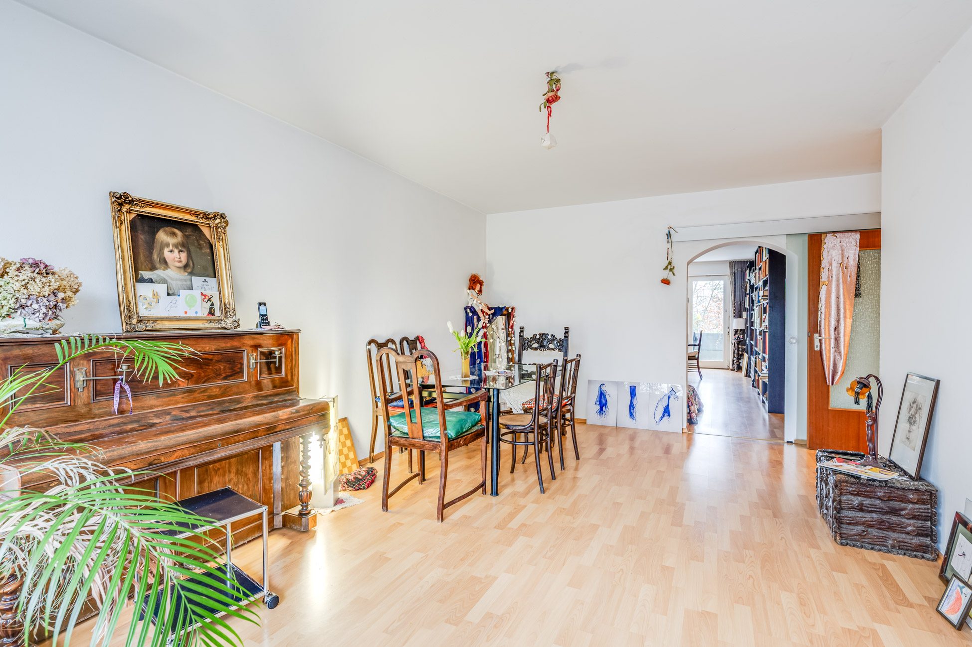 Aigner Immobilien GmbH - Immobilienangebot - 81679 München - Bogenhausen - Etagenwohnung - Großzügig geschnittene 3-Zimmer-Wohnung mit zwei Balkonen