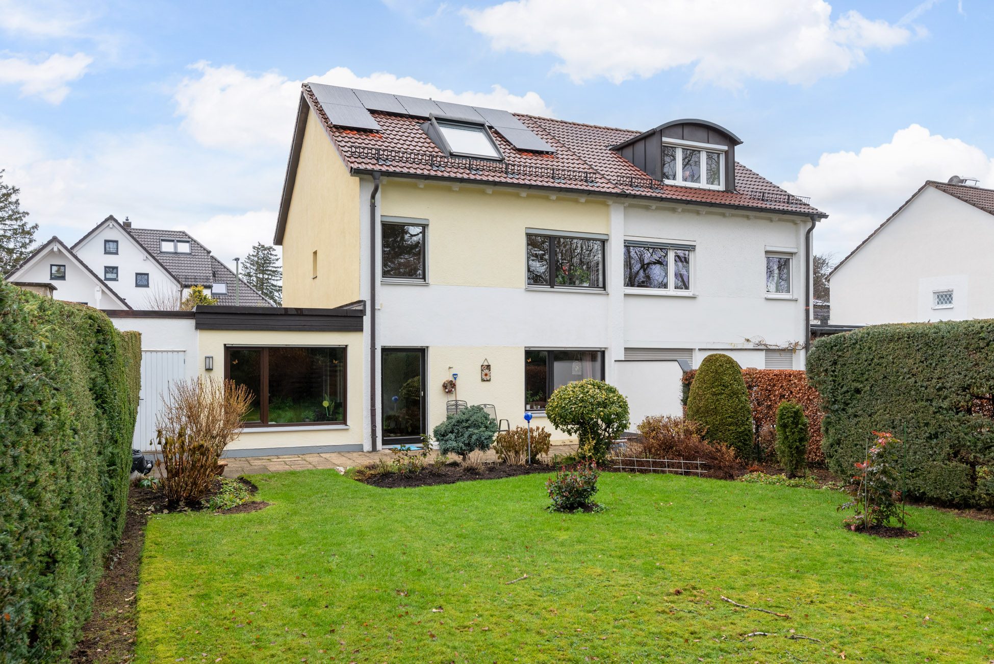 Aigner Immobilien GmbH - Immobilienangebot - 81477 München - Solln - Doppelhaushälfte - Familienidylle in Solln - Geräumige Doppelhaushälfte mit traumhaften Garten