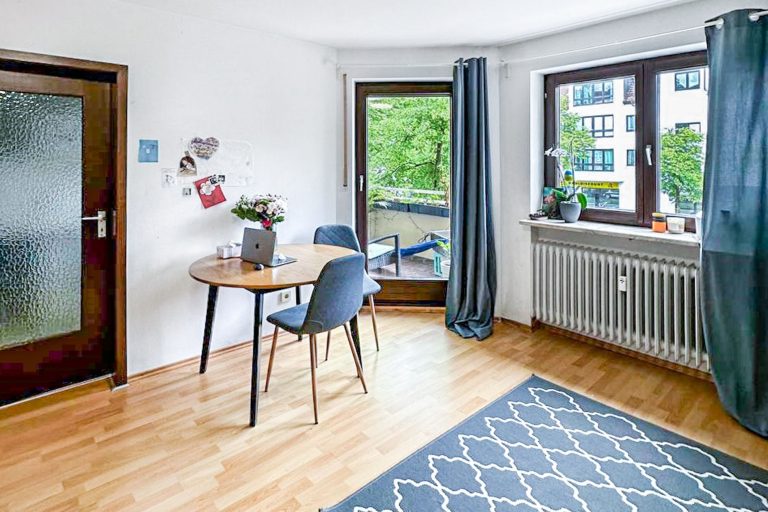 Aigner Immobilien GmbH - Immobilienangebot - 81379 München - Sendling - Etagenwohnung - Top geschnittene 2 Zimmer-Wohnung mit West-Balkon - Nh. U3/U6 "Aidenbachstraße" und unweit der Isarauen/ Flaucher